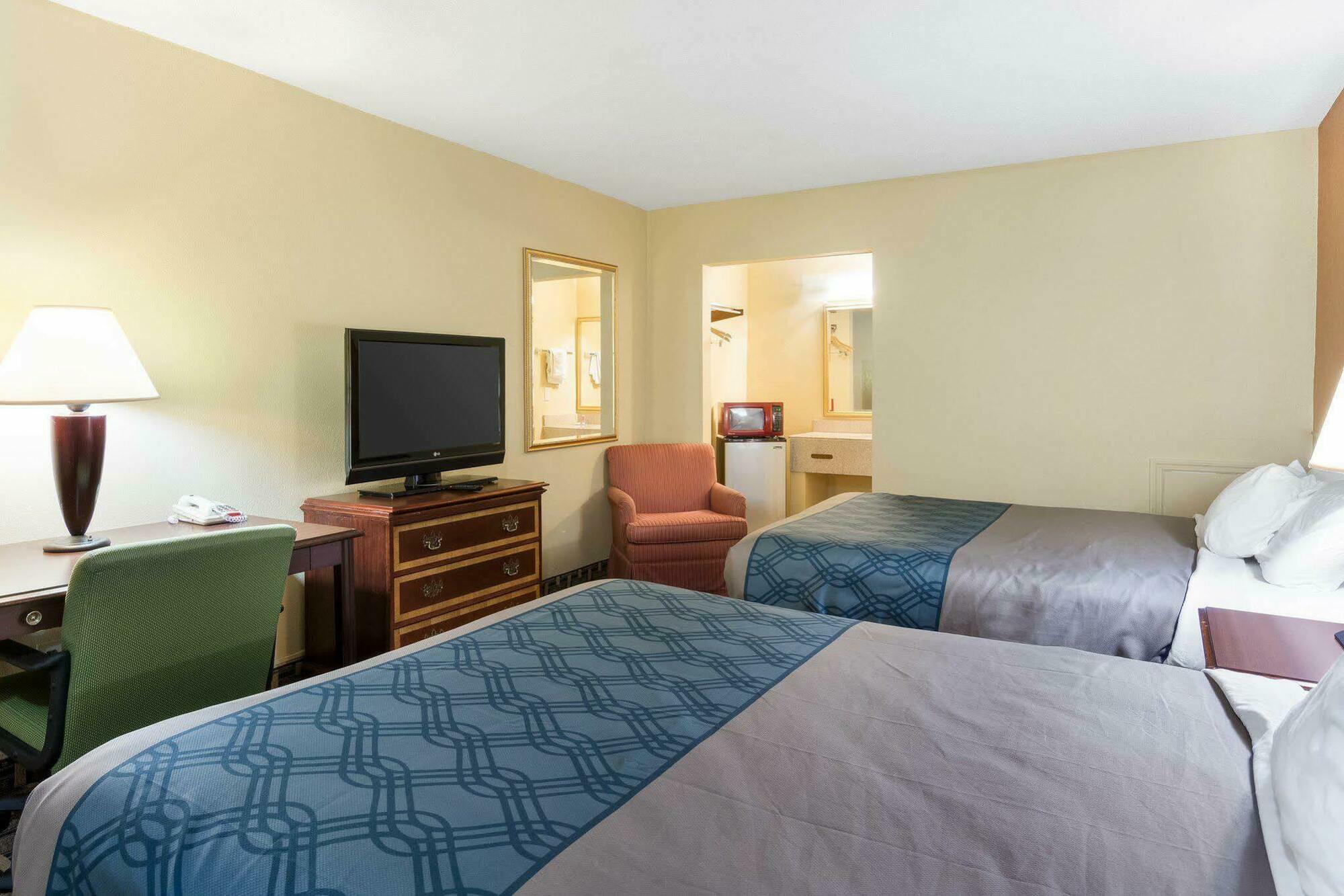 Econo alojamiento Town Center Hotel Virginia Beach Exterior foto